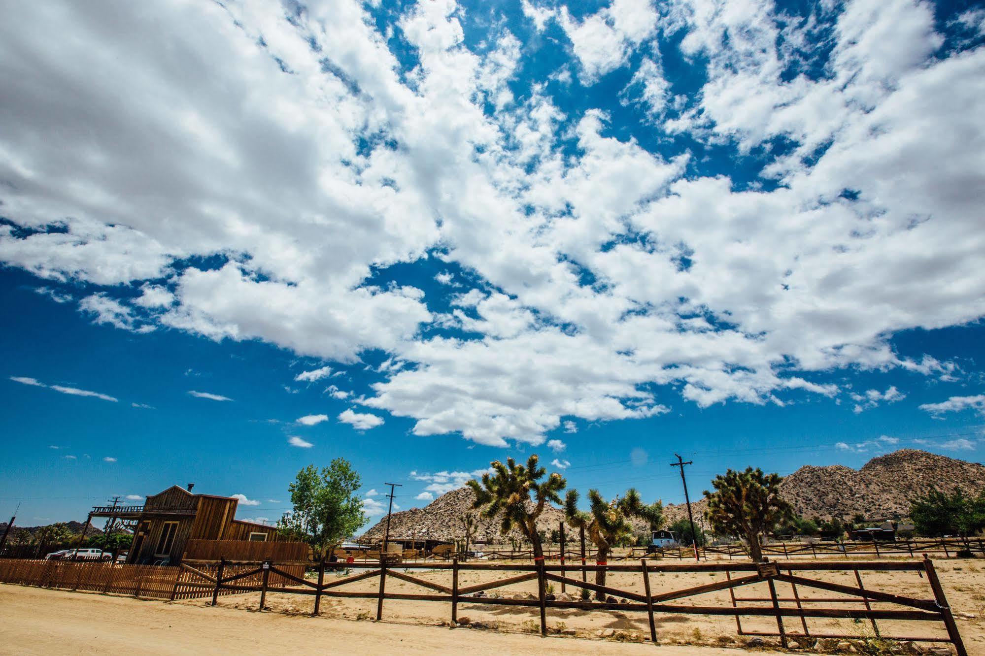 Pioneertown Motel Bagian luar foto